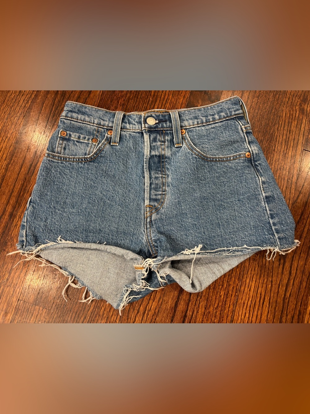 Levi’s 501 Button size 25 Denim Shorts
